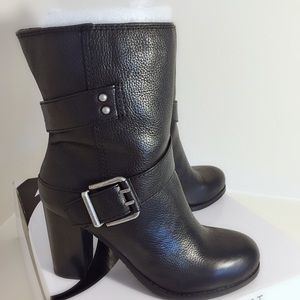 Nine West size 6.5 black ankle boots
